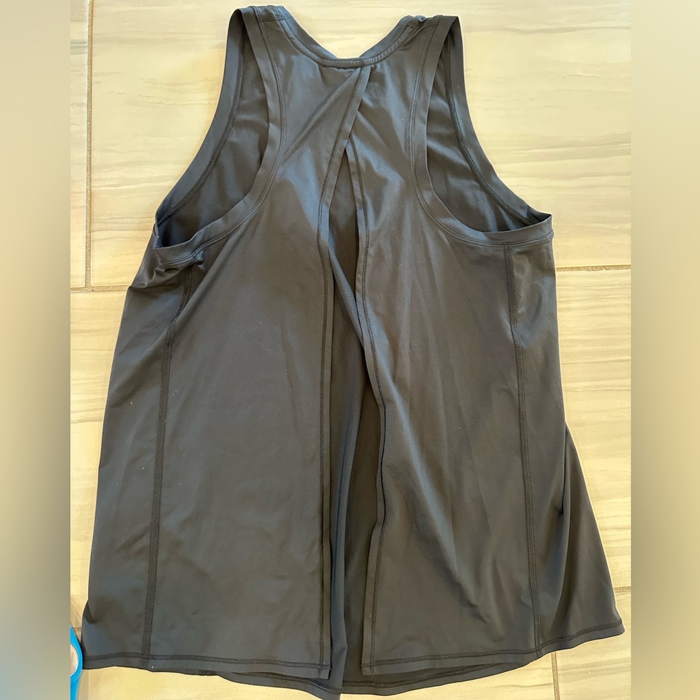 Lululemon Size 6 Top Bundle - pre-loved condition - 9 tops - Picture 12 of 12